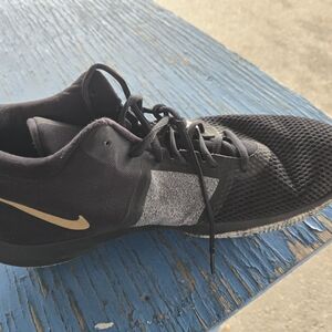 Nike Men's Black and Gold Athletic Sneakers